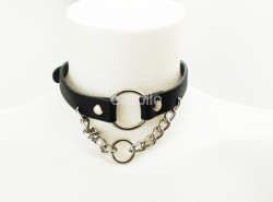 Leather Choker With Ring & Chain 
