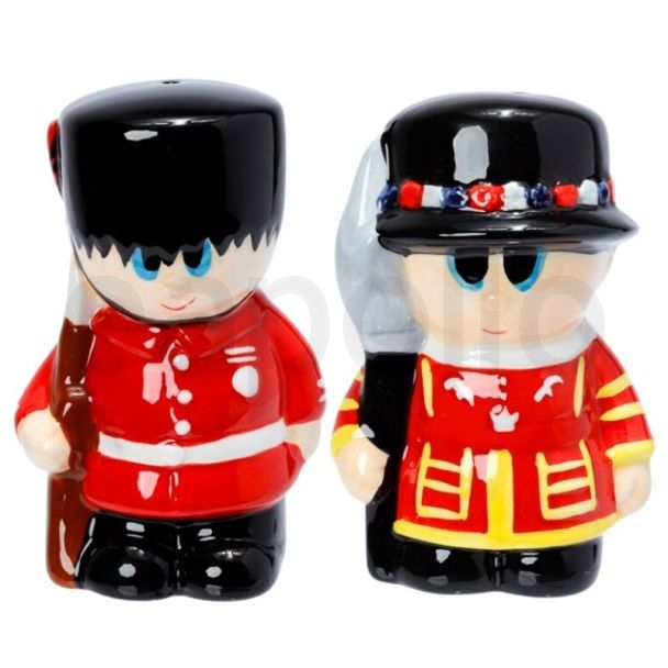 London Guardsman & Beefeater Ceramic Salt & Pepper Set