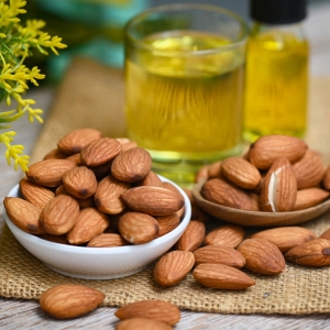 Explore Wholesale Almond Oil Toiletry Products