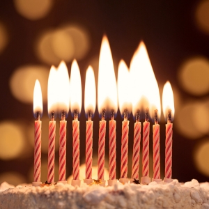 Buy Wholesale Birthday Candles at Apollo Wholesale