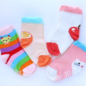 Buy Wholesale Children's Socks and Gloves at Apollo Wholesale