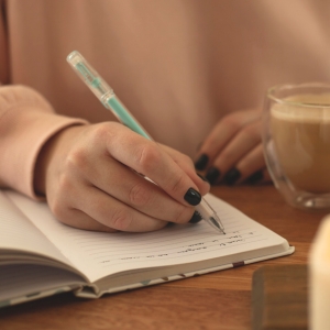 Buy Wholesale Diaries and Planners at Apollo Wholesale