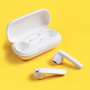 Buy Wholesale Earbuds at Apollo Wholesale