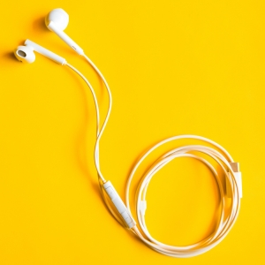 Buy Wholesale Earphones at Apollo Wholesale