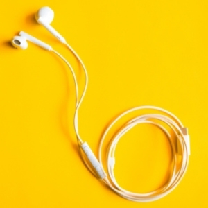 Buy Wholesale USB Cables and Earphones at Apollo Wholesale
