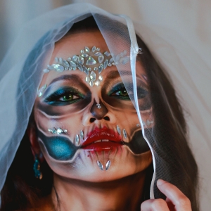 Buy Wholesale Face Jewels at Apollo Wholesale