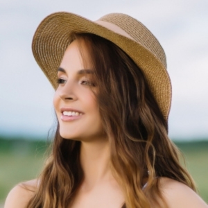 Buy Wholesale Hats at Apollo Wholesale