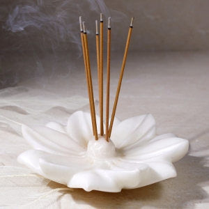 Buy Wholesale Incense Holders at Apollo Wholesale