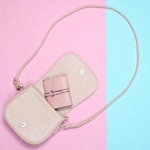 Buy Wholesale Ladies Purses at Apollo Wholesale