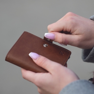 Buy wholesale small leather goods at Apollo Wholesale. Wholesale Small Leather Goods