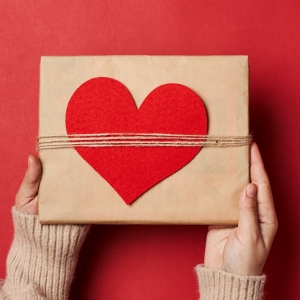 Buy Wholesale Valentines Day Essentials at Apollo Wholesale