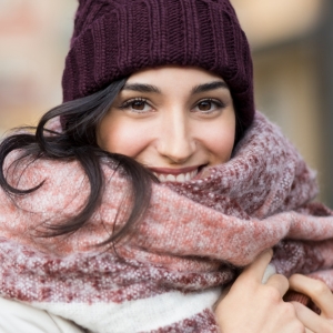 Buy Wholesale Winter Scarves at Apollo Wholesale