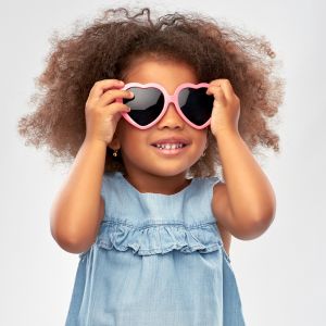 Buy wholesale sunglasses at Apollo Wholesale. Wholesale Sunglasses